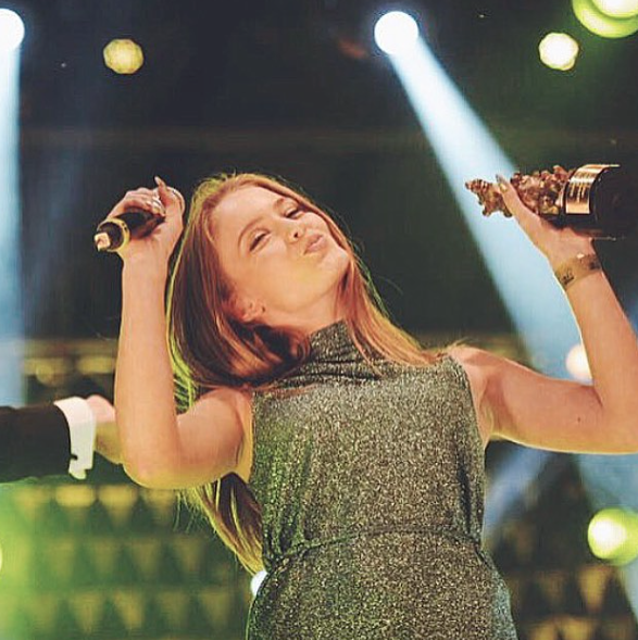 Zara Larsson lägger upp bild från spelning. Zara Larsson lägger upp bild från spelning.